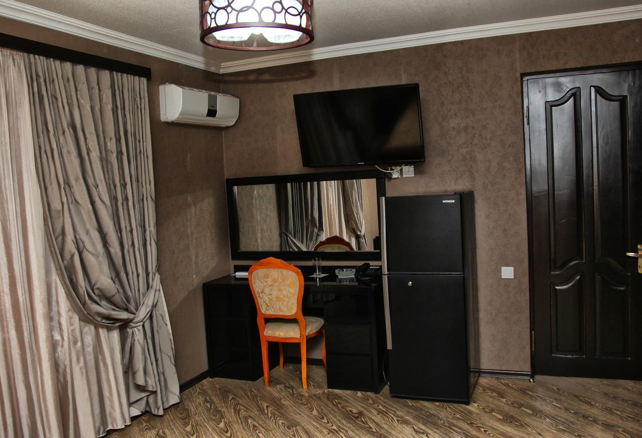 Hotel Obola Samtredia Extérieur photo